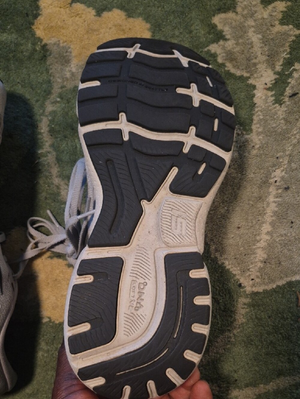 Brooks Men's Light Gray Lace-Up Running Shoes - Picture 6 of 12